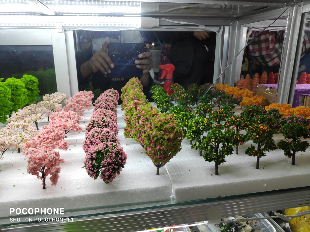 Maqueteria arbolitos frutales de plastico realistas